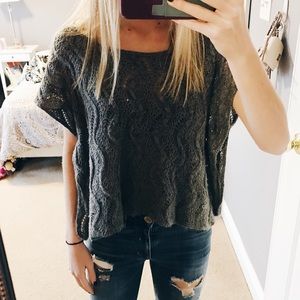 Short sleeved gray sweater